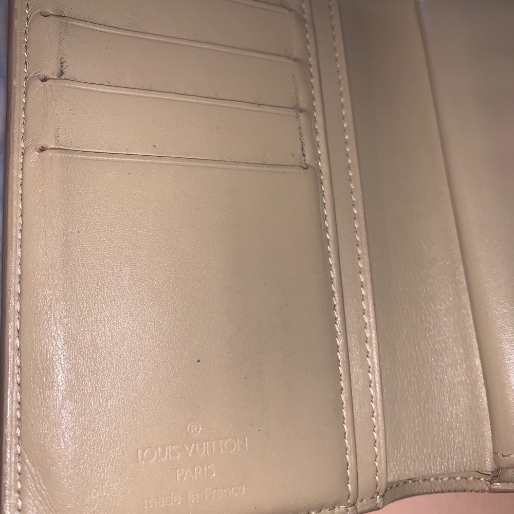 AUTHENTICATED Louis Vuitton vernis wallet W/ box - Picture 6 of 16